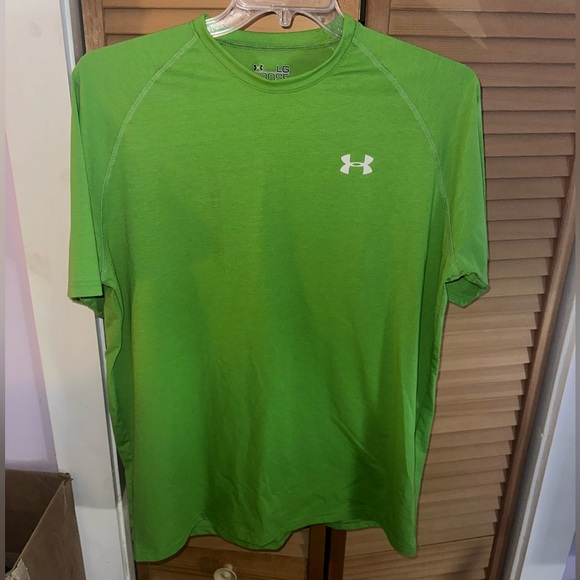 UA large shirt - Picture 1 of 2
